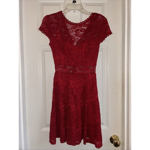 City Studio Junior's Red Lace Dress, Size 1 - Picture 1 of 4